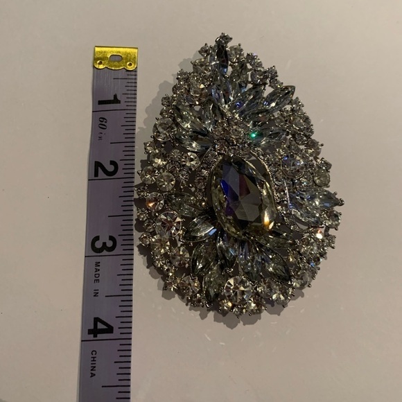 H) Bridal Tear Drop Rhinestone Crystal Pendant/Brooch - Picture 4 of 9